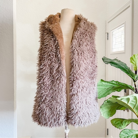 Faux Fur Vest (Reversible) - Picture 2 of 12